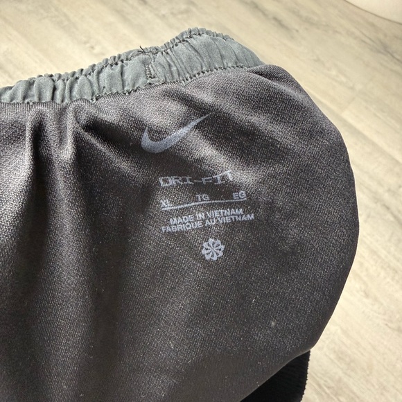 Nike Black Women's Athletic Shorts - Picture 3 of 3